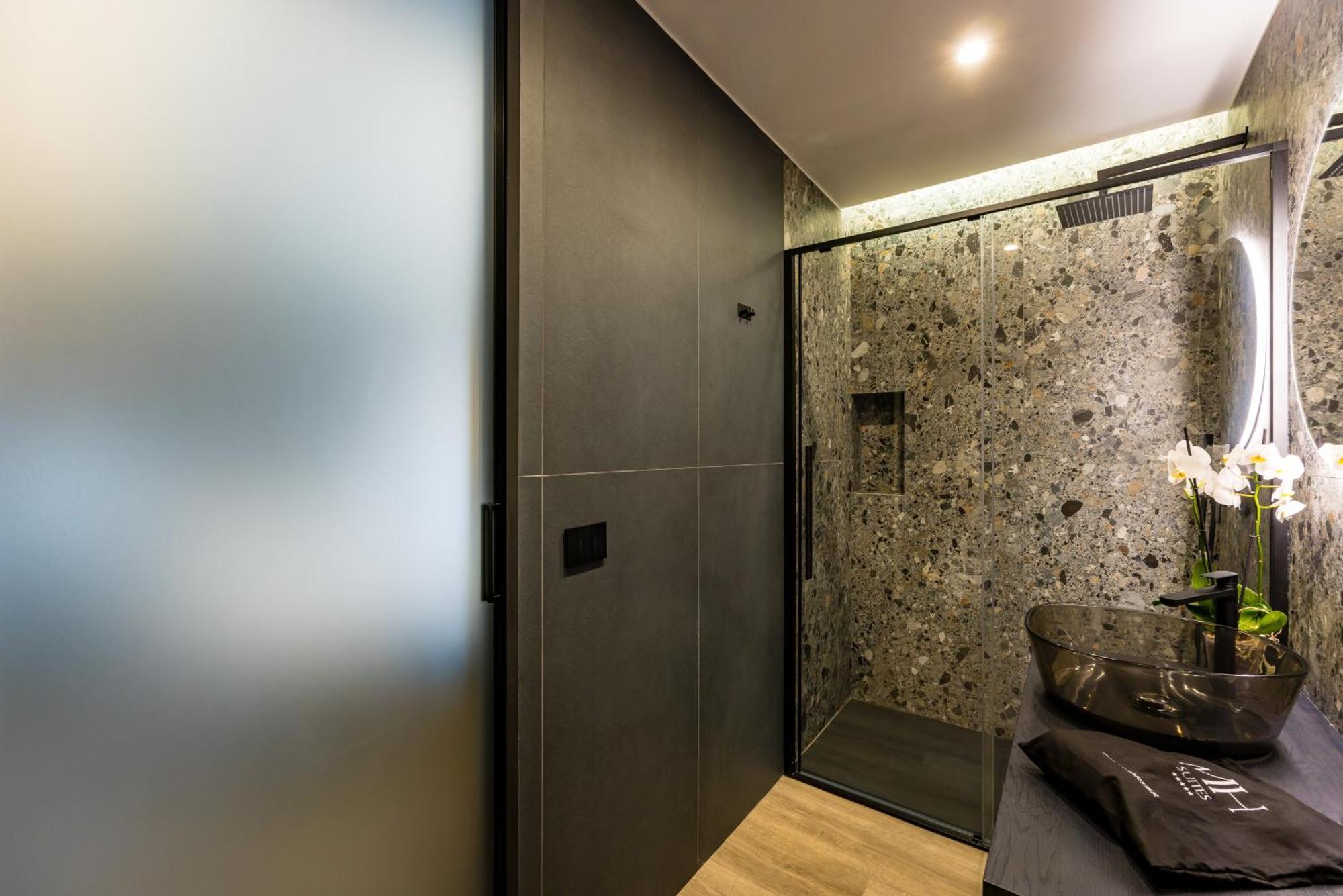 Mh Suites Plebiscito Napoli Ngoại thất bức ảnh