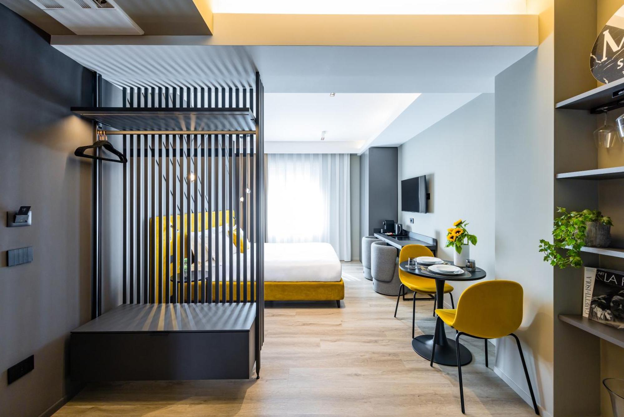 Mh Suites Plebiscito Napoli Ngoại thất bức ảnh