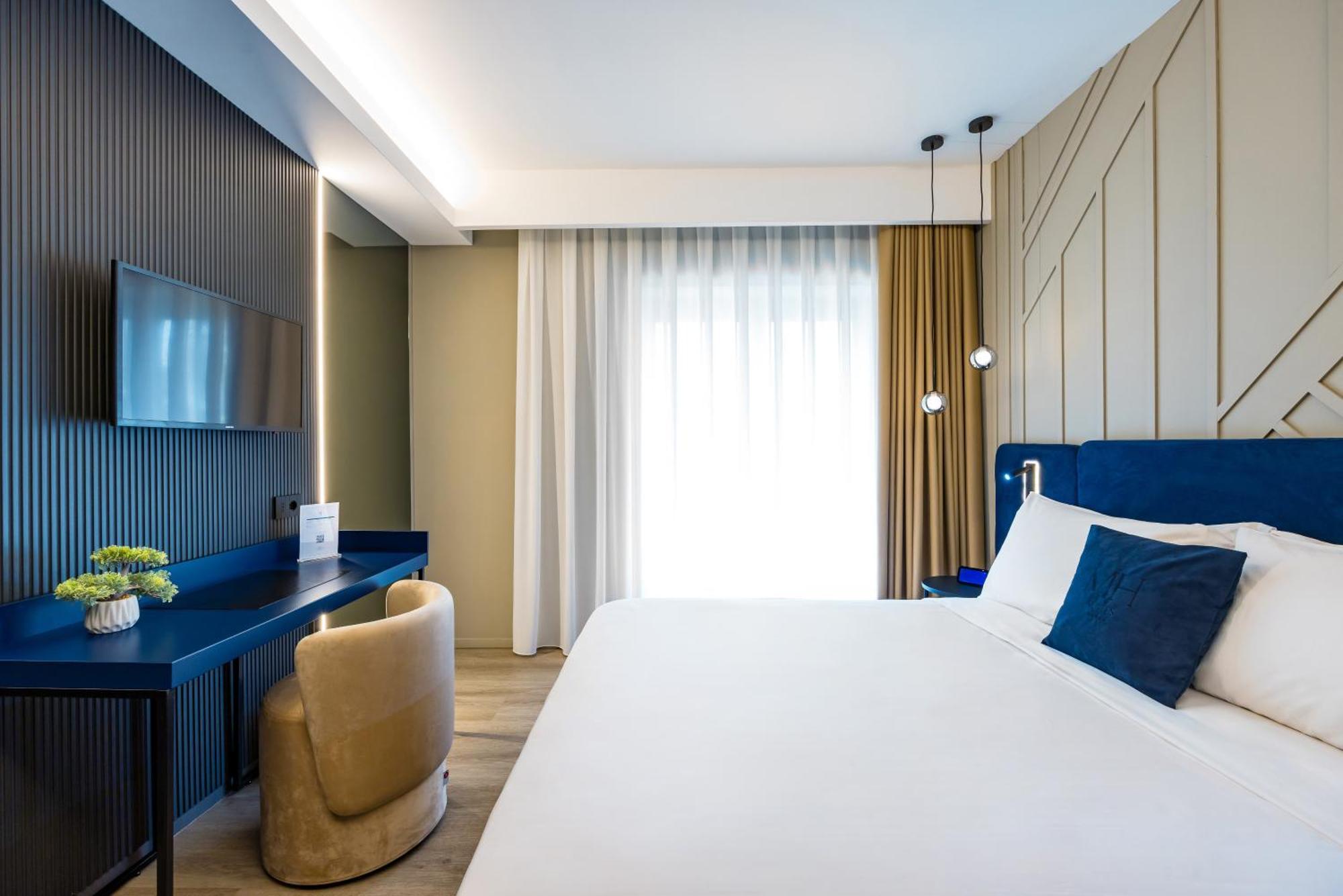 Mh Suites Plebiscito Napoli Ngoại thất bức ảnh