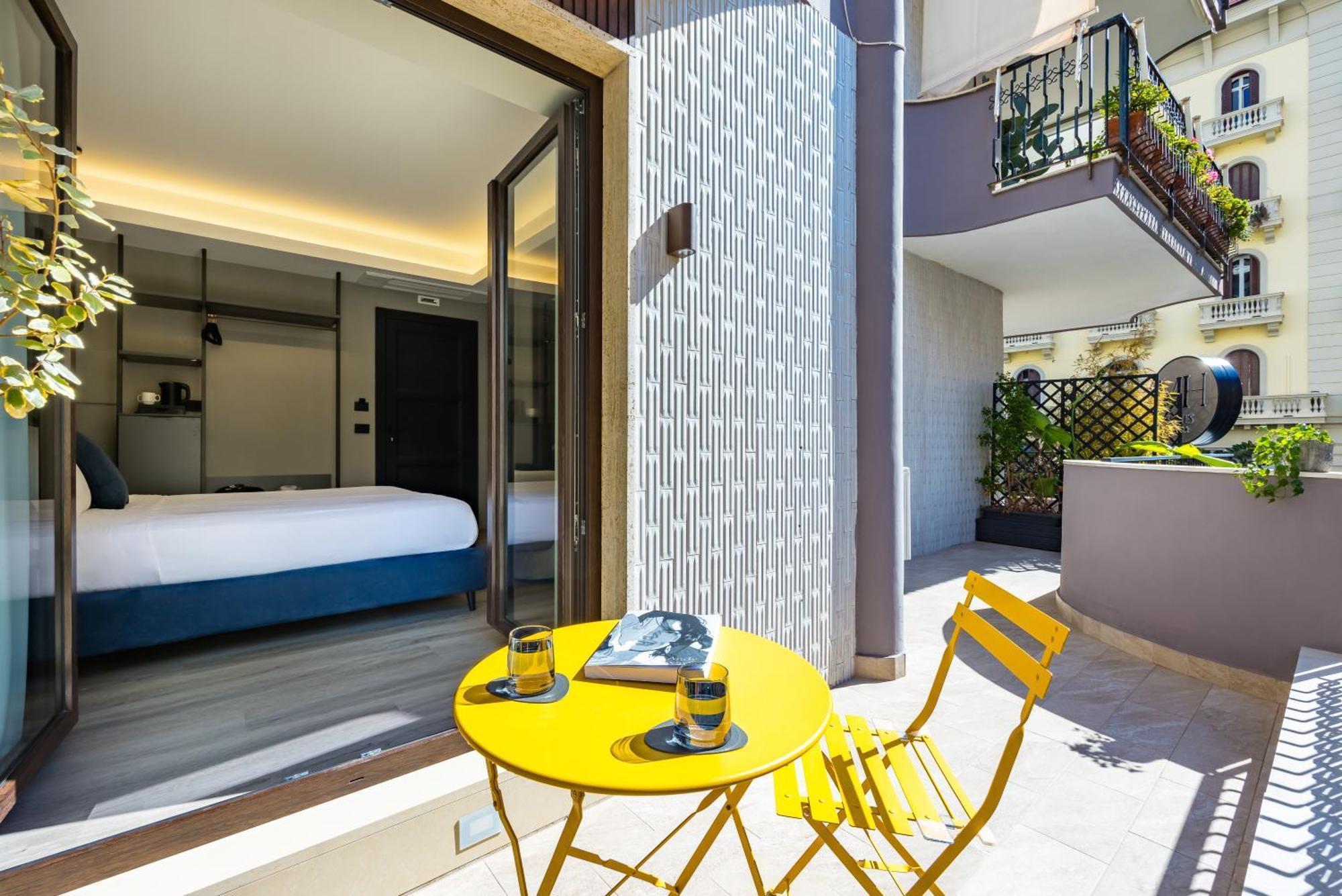 Mh Suites Plebiscito Napoli Ngoại thất bức ảnh