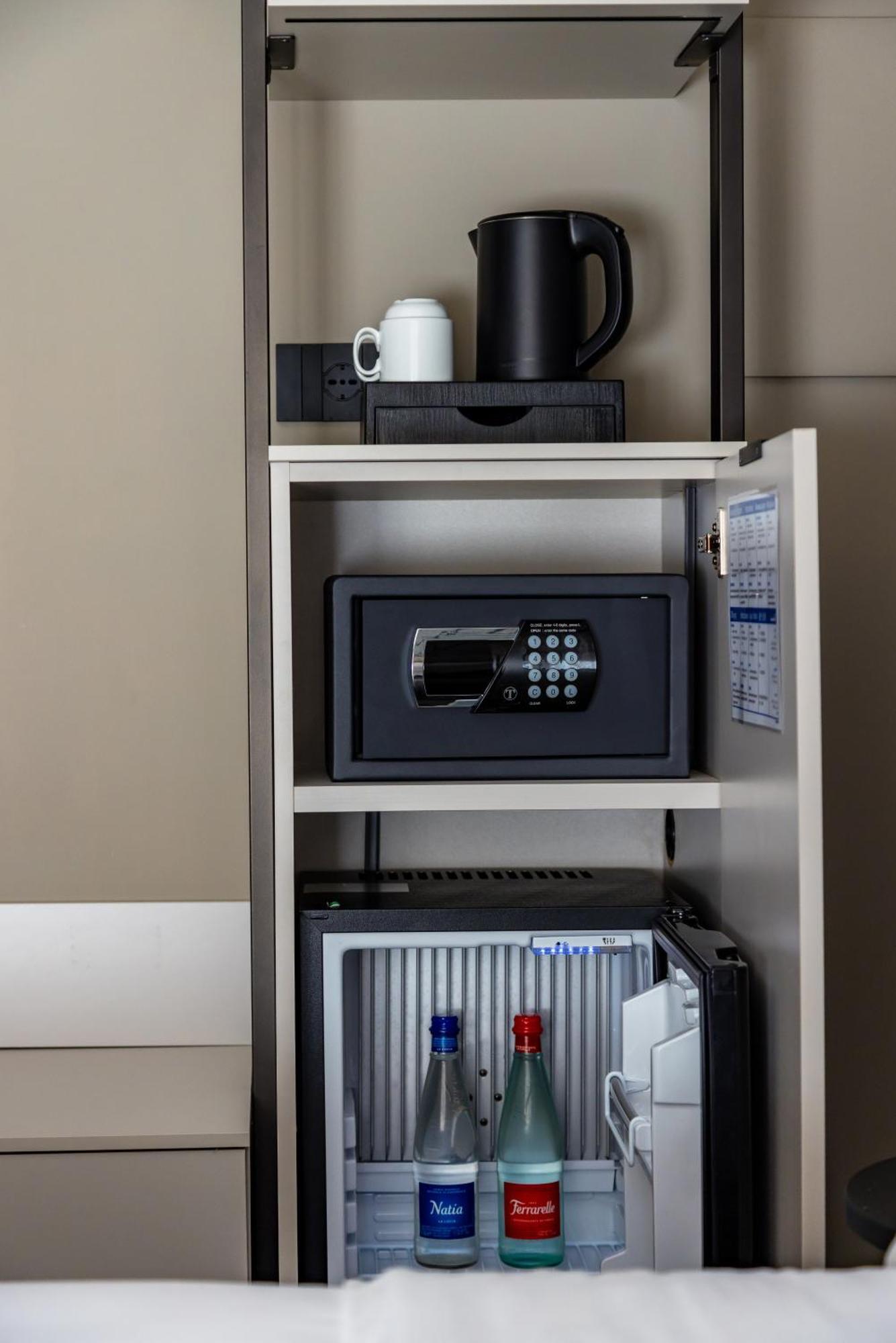 Mh Suites Plebiscito Napoli Ngoại thất bức ảnh